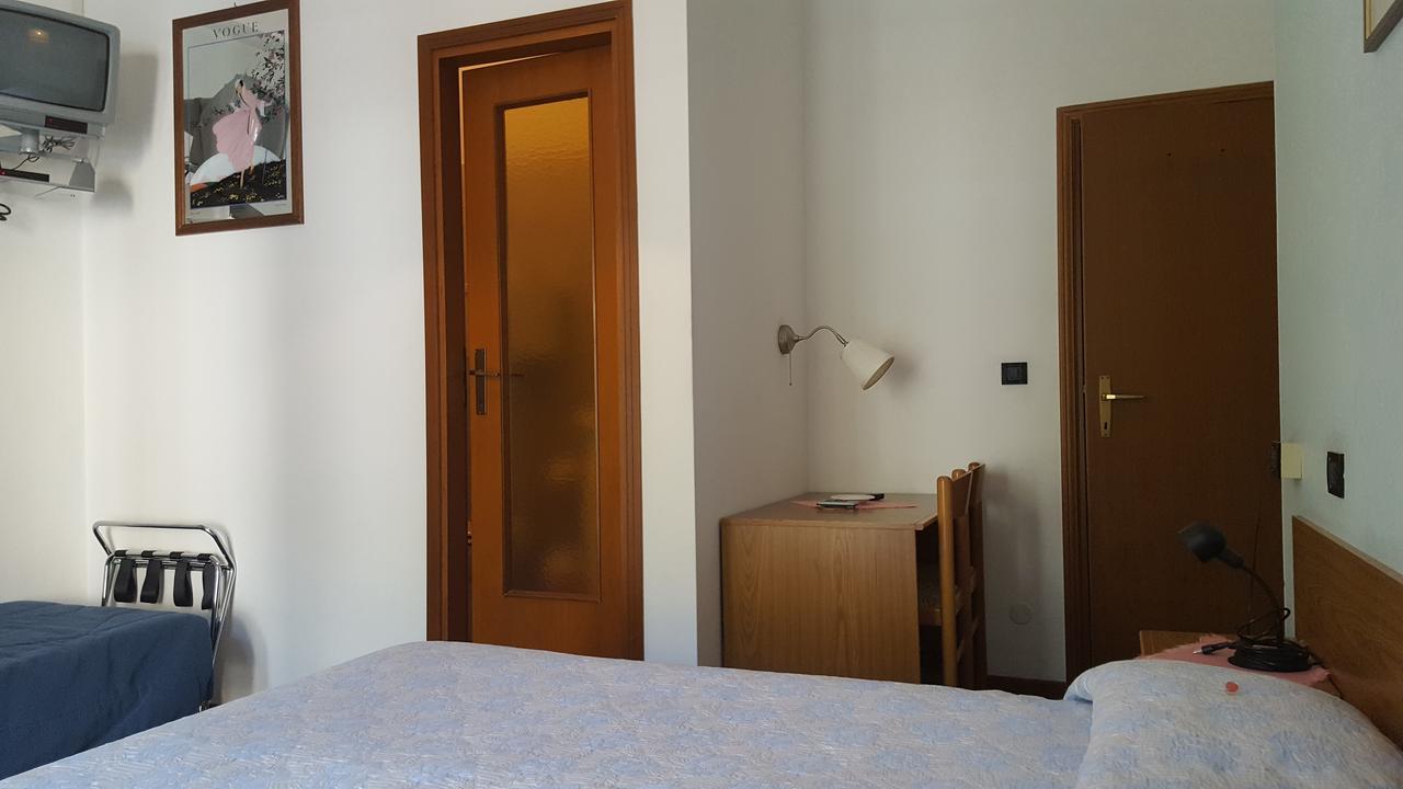 Deluxe Zimmer (2 Erwachsene & 1 Kind)